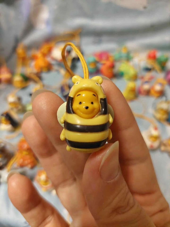 ⚽️ Peek-a-Pooh - Vintage Charm! Bumble Bee Pooh, Series 1