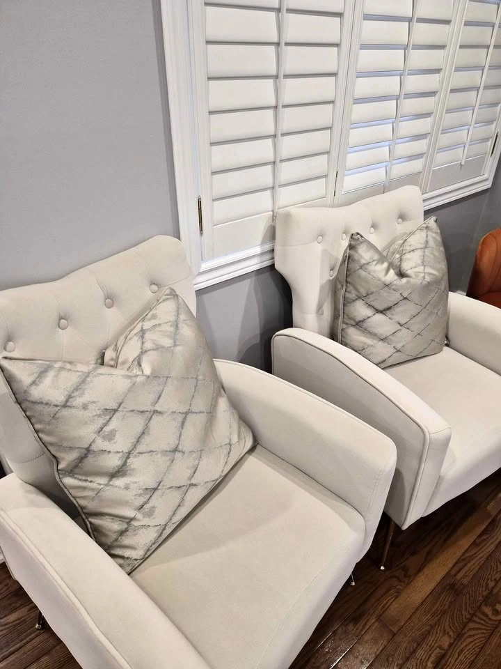 Cushions throw pillows