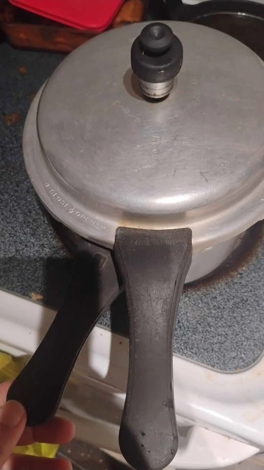 Indian pressure cooker 3l - photo 2