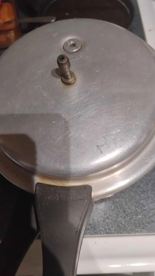 Indian pressure cooker 3l - photo 3