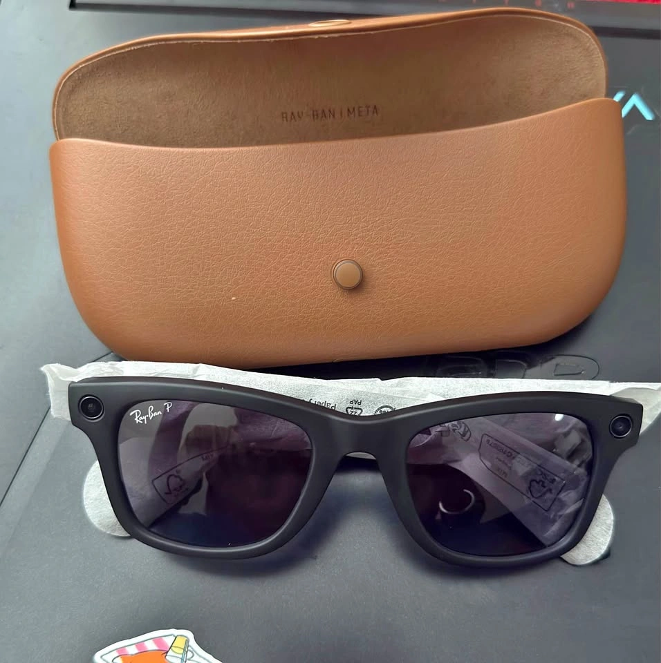 Regular size Ray-Ban Meta Smart Glasses gen 2