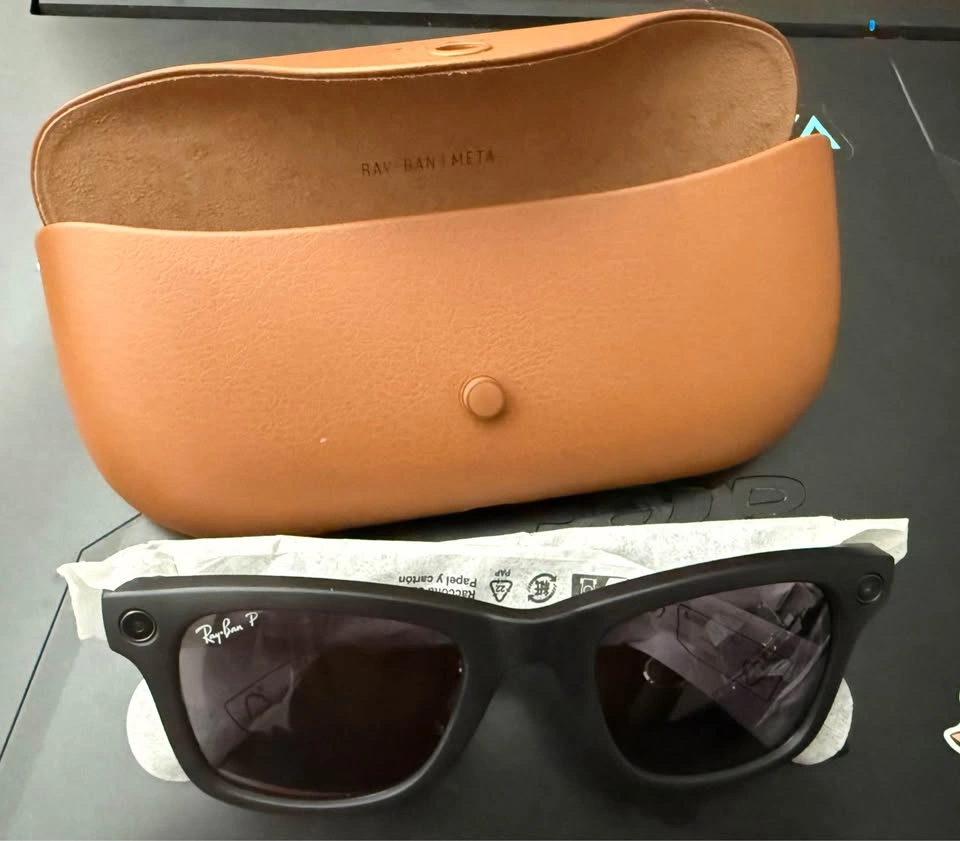 Regular size Ray-Ban Meta Smart Glasses gen 2 - photo 2