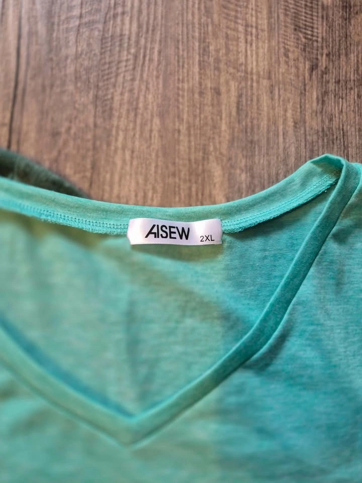 AISEW V-Neck T-Shirts, 2XL x 2 - photo 2