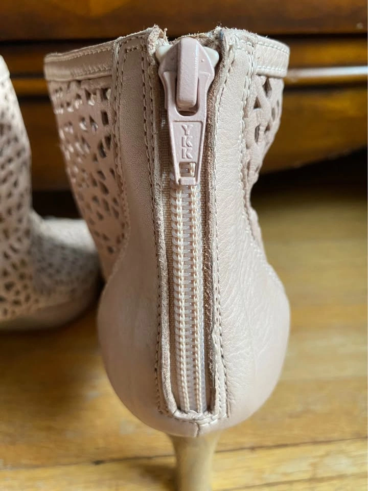 Ladies summer Light tan leather open toe booties size 9.5 - photo 5
