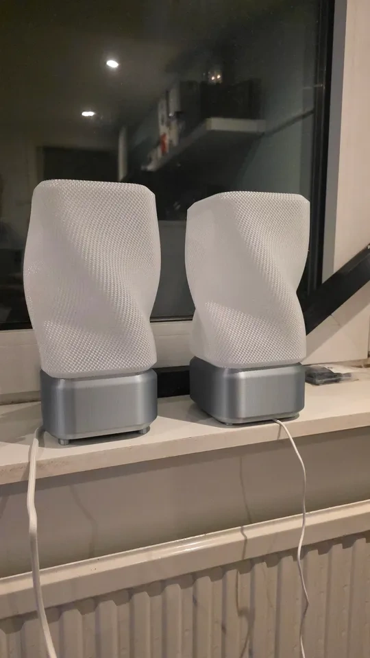 3D Printed Wavy Table Lamp, Cozy Light - photo 5