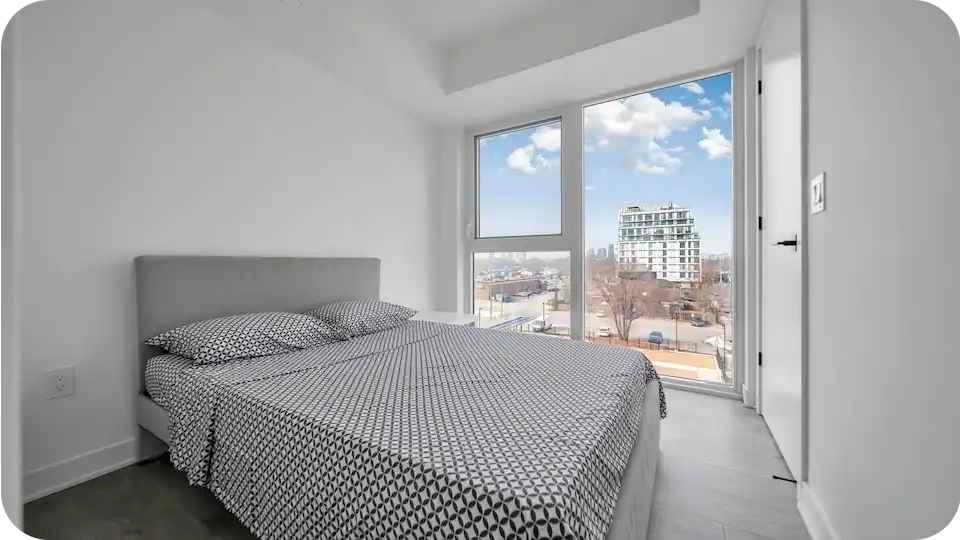 Double/Full Bed + Mattress - photo 2