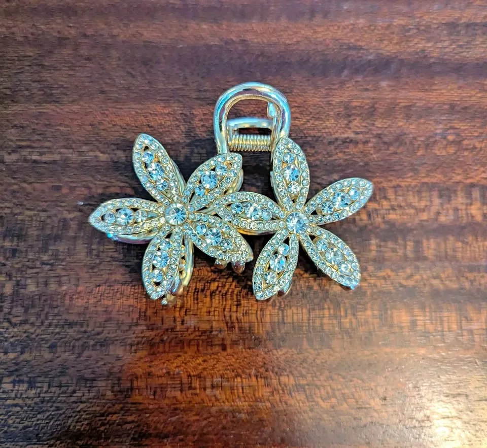 Never Used Hair Clip - Claw Clip thumbnail