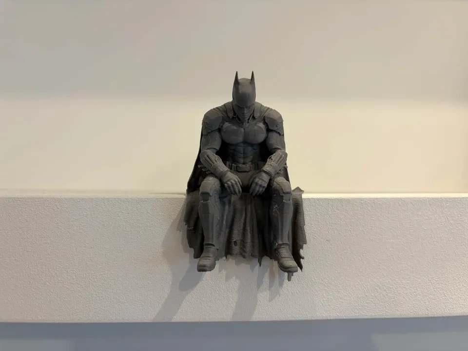 The Dark Knight Edge Sitter – 3D Printed Batman Shelf Figure - photo 2