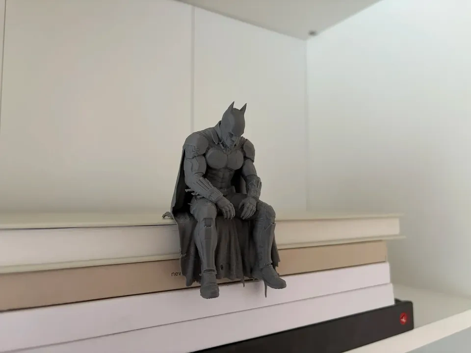 The Dark Knight Edge Sitter – 3D Printed Batman Shelf Figure - photo 3