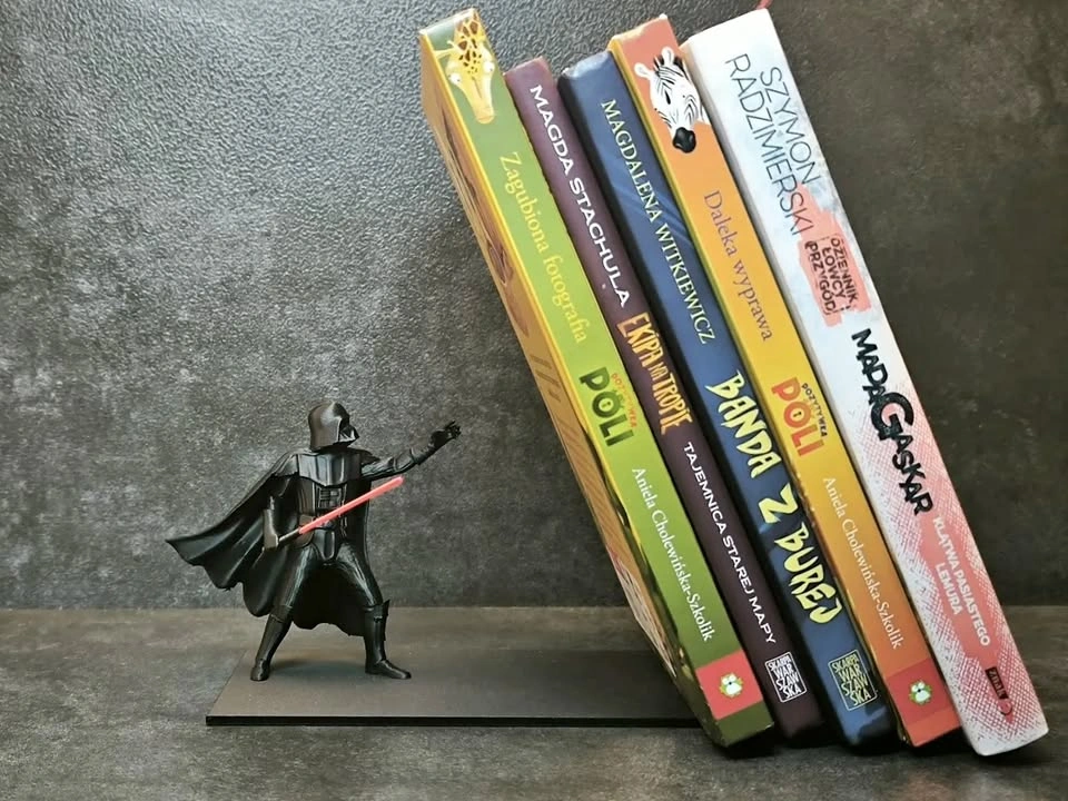 3D Printed Darth Vader Bookend / Shelf Decor