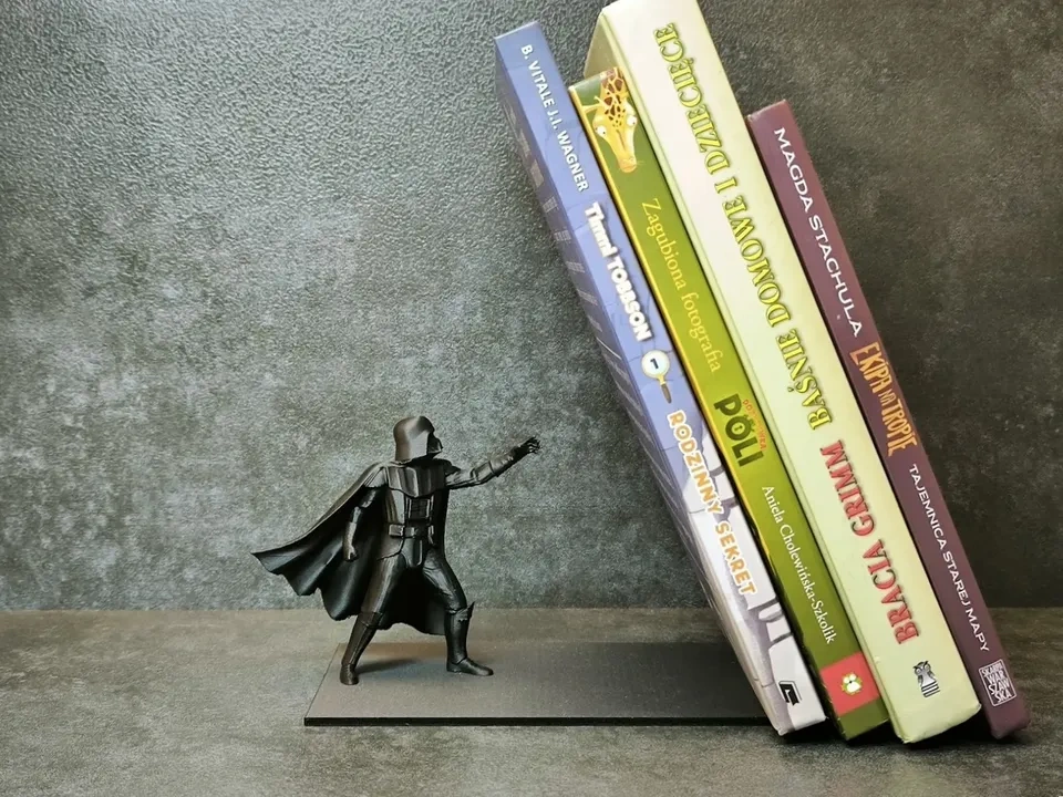 3D Printed Darth Vader Bookend / Shelf Decor - photo 4