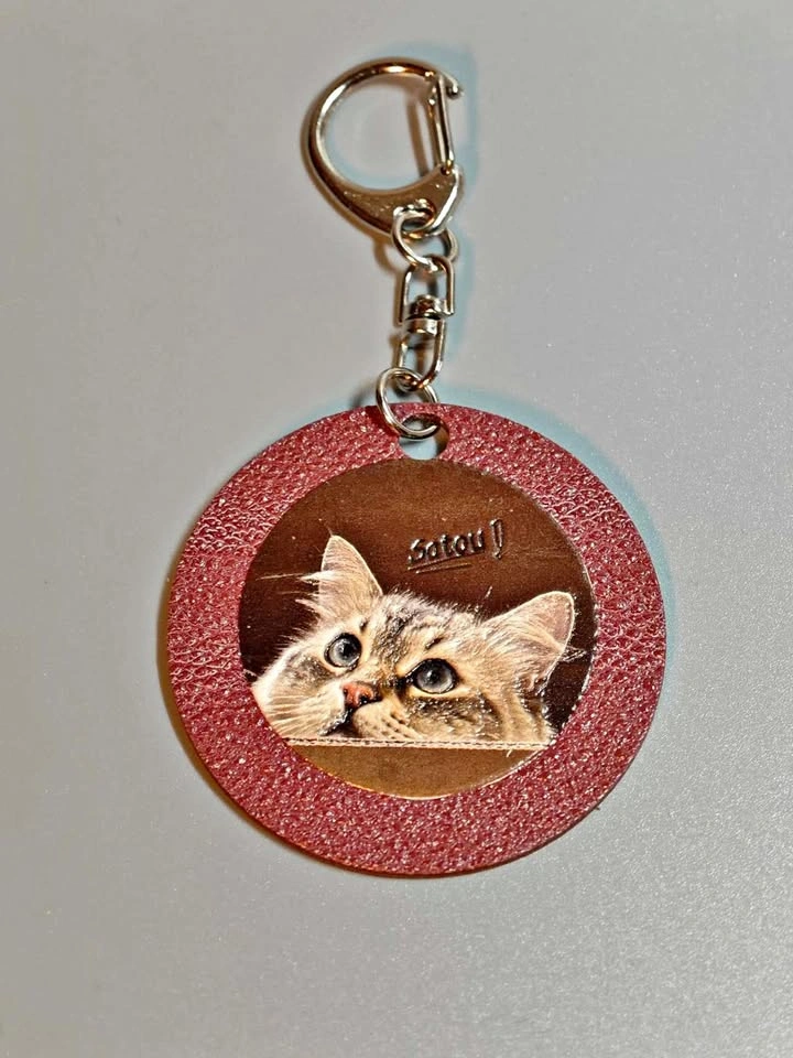 Custom Pet Photo Keychains & Fridge Magnets