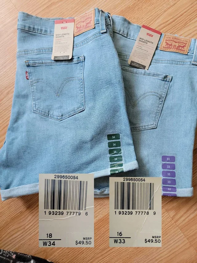 Levi's Mid-Length Shorts thumbnail
