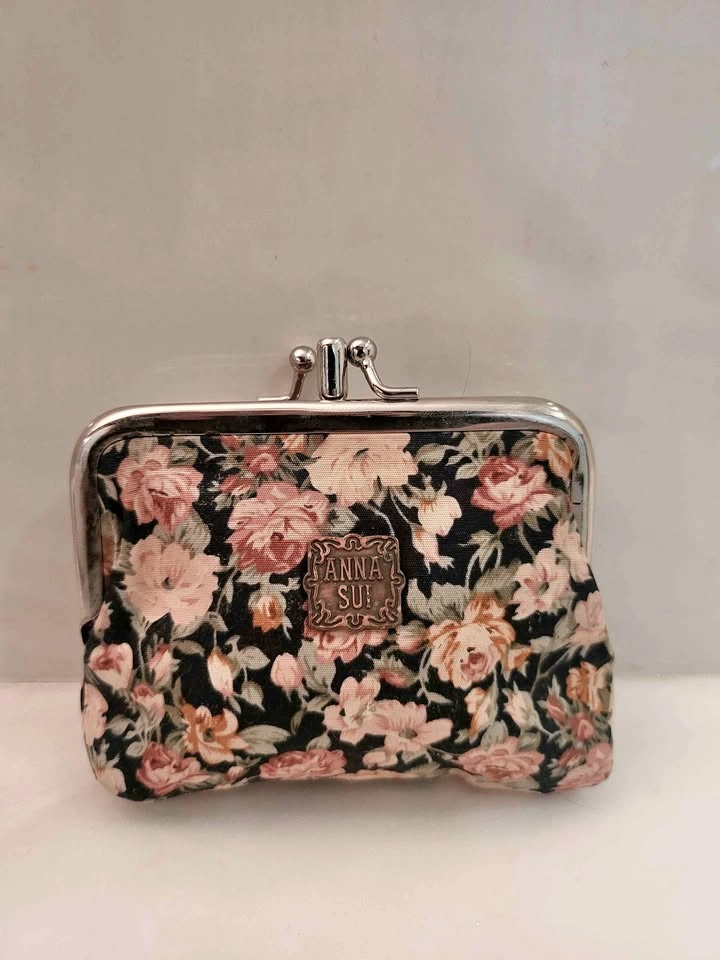 Vintage Anna Sui coin purse with two sections