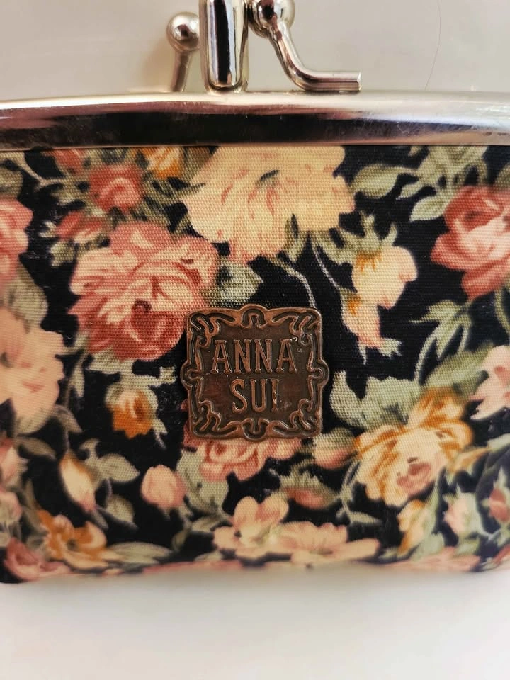 Vintage Anna Sui coin purse with two sections - photo 2