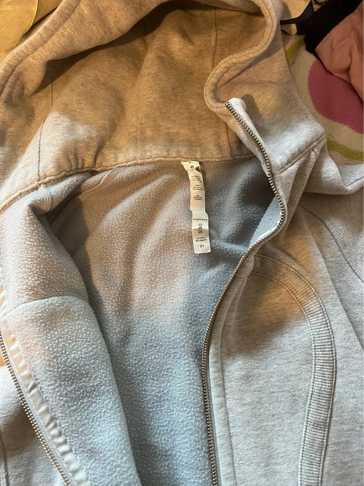 Grey lululemon scuba zip up hoodie - photo 4