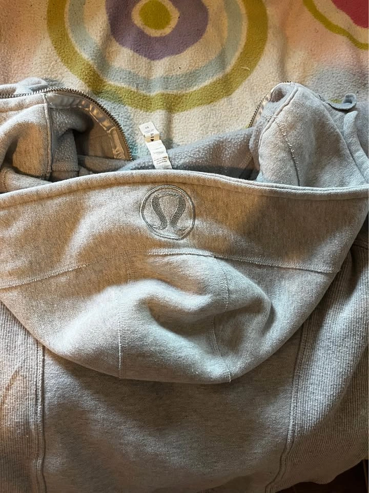 Grey lululemon scuba zip up hoodie - photo 5