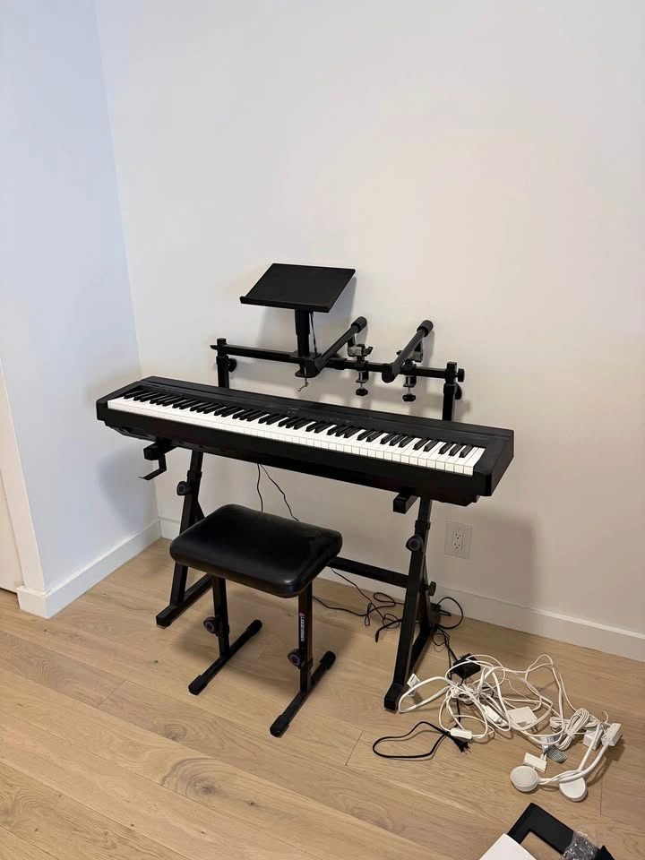 yamaha P-71 digital piano