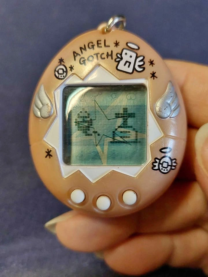 ⚽️ Vintage 1997 Tamagotchi - Pearl Pink Tenshitchi (Angelgotchi)