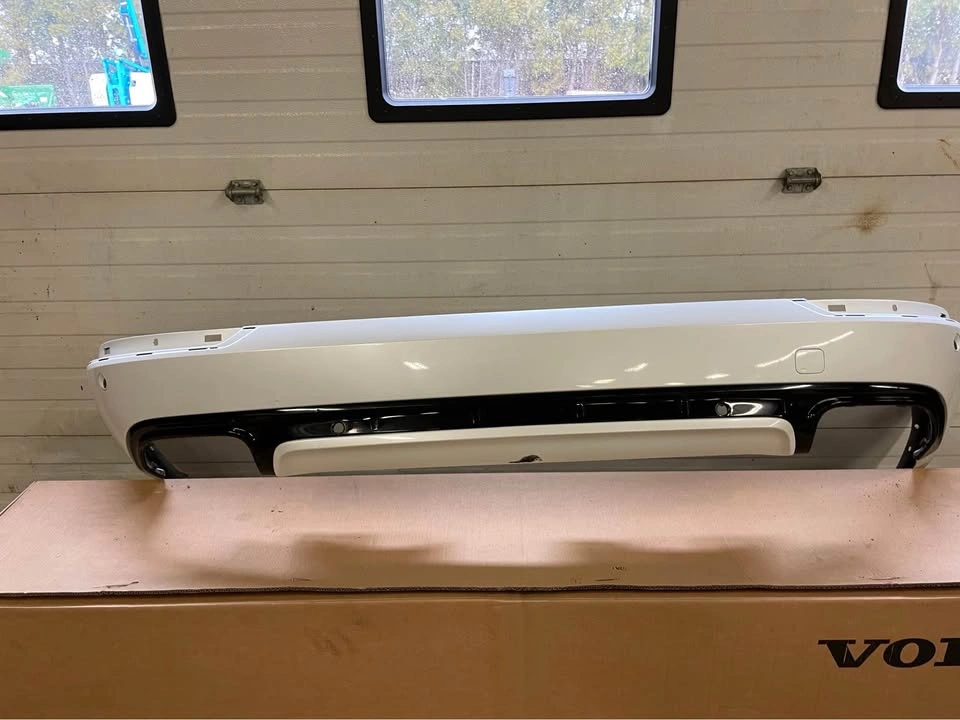 2018 Volvo XC90 R-Design Rear Lower Bumper and Crash Bar - photo 3
