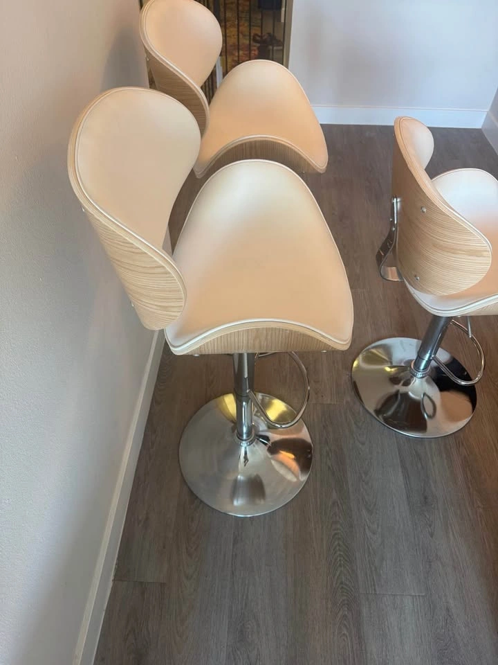 3 Barstools - photo 2