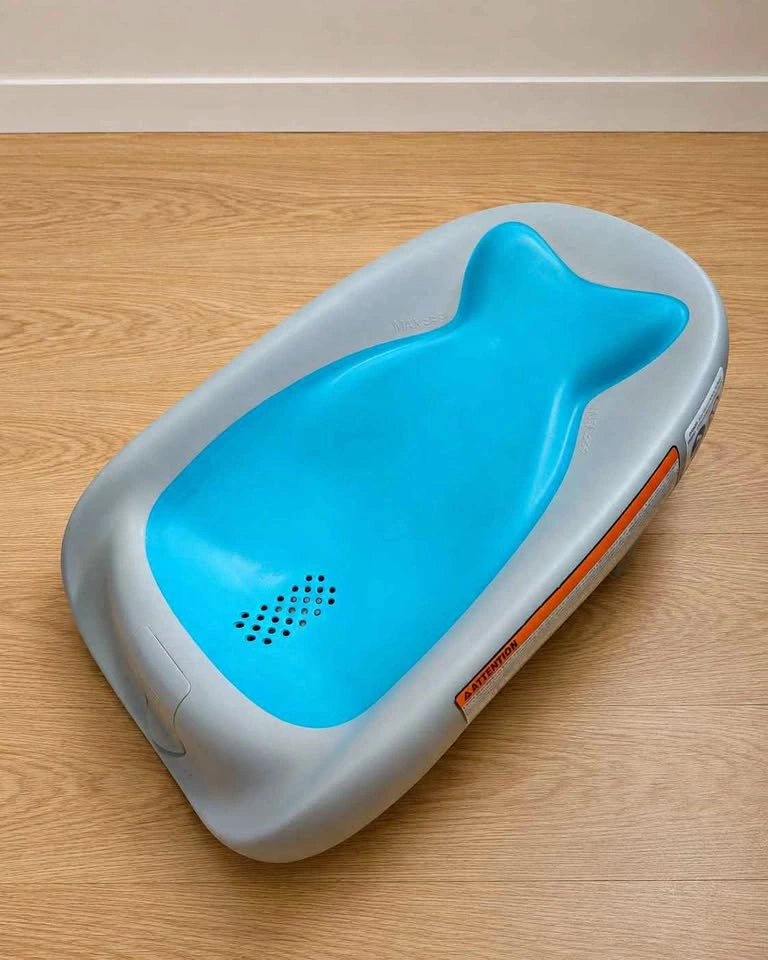 Fisher-Price Whale of a Tub Baby Bathtub