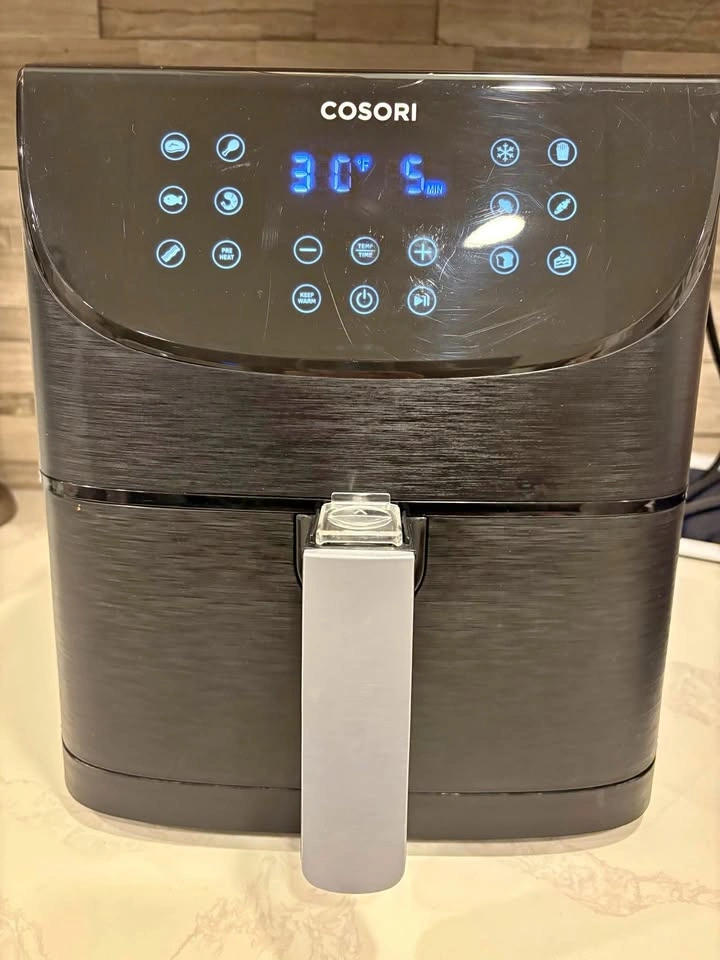 Cosori Air Fryer - 8.5 QT - Model CP168-AF with extra basket