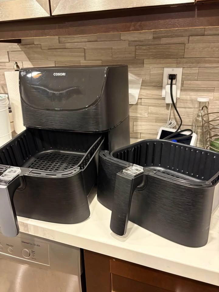 Cosori Air Fryer - 8.5 QT - Model CP168-AF with extra basket - photo 3