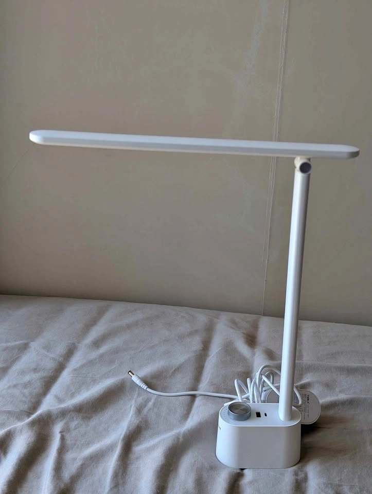 Honeywell LED Desk Lamp Sunturalux HWT-H01 w/USB Ports