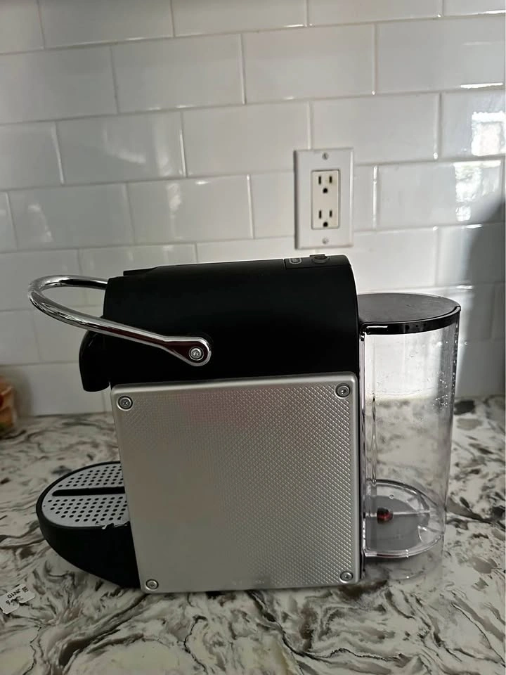 Nespresso Pixie Espresso Machine