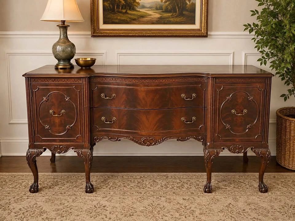 Early 1900s Vintage Mahogany Sideboard Buffet with Claw Feet