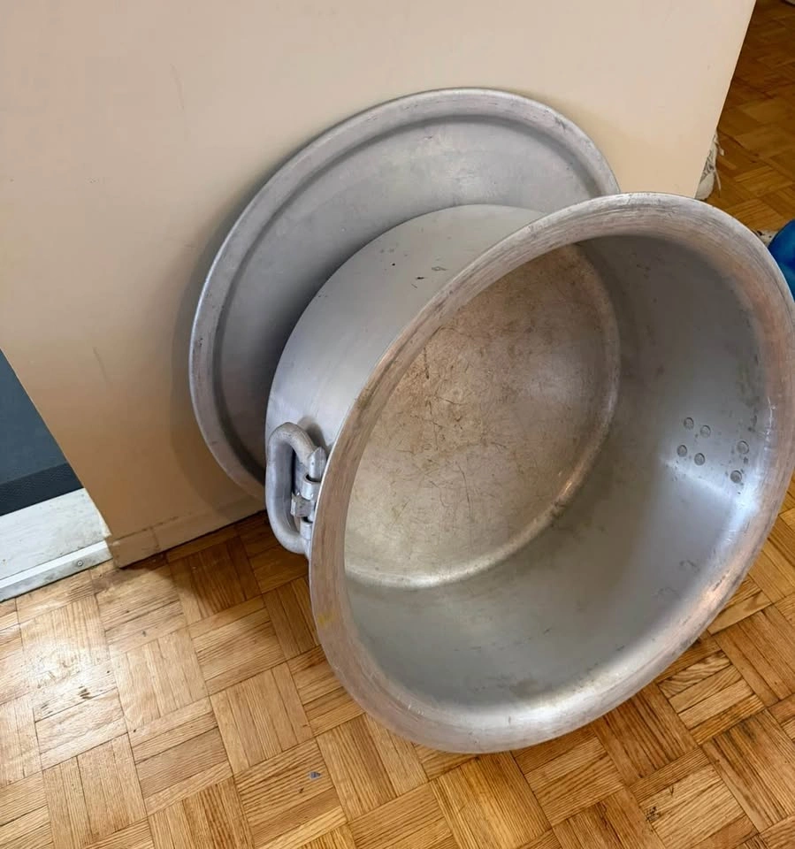 Handi 12kg cooking Handi, Propane Burner, and Propane Tank - photo 5