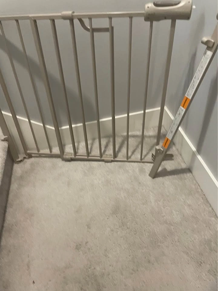 Evenflo Safety Gate - photo 2