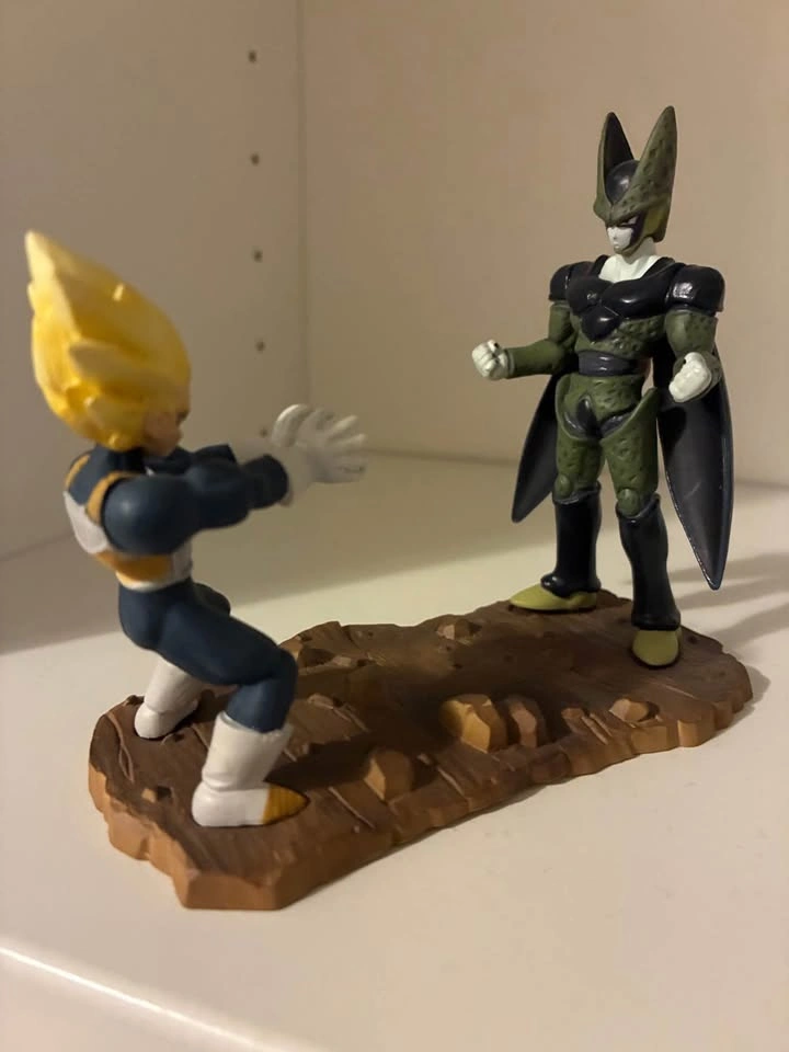 ⚽️ Dragonball - Vegeta vs Perfect Cell! Vintage Gashapon - photo 2