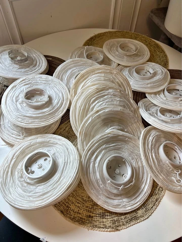 ⚽ White Paper lanterns