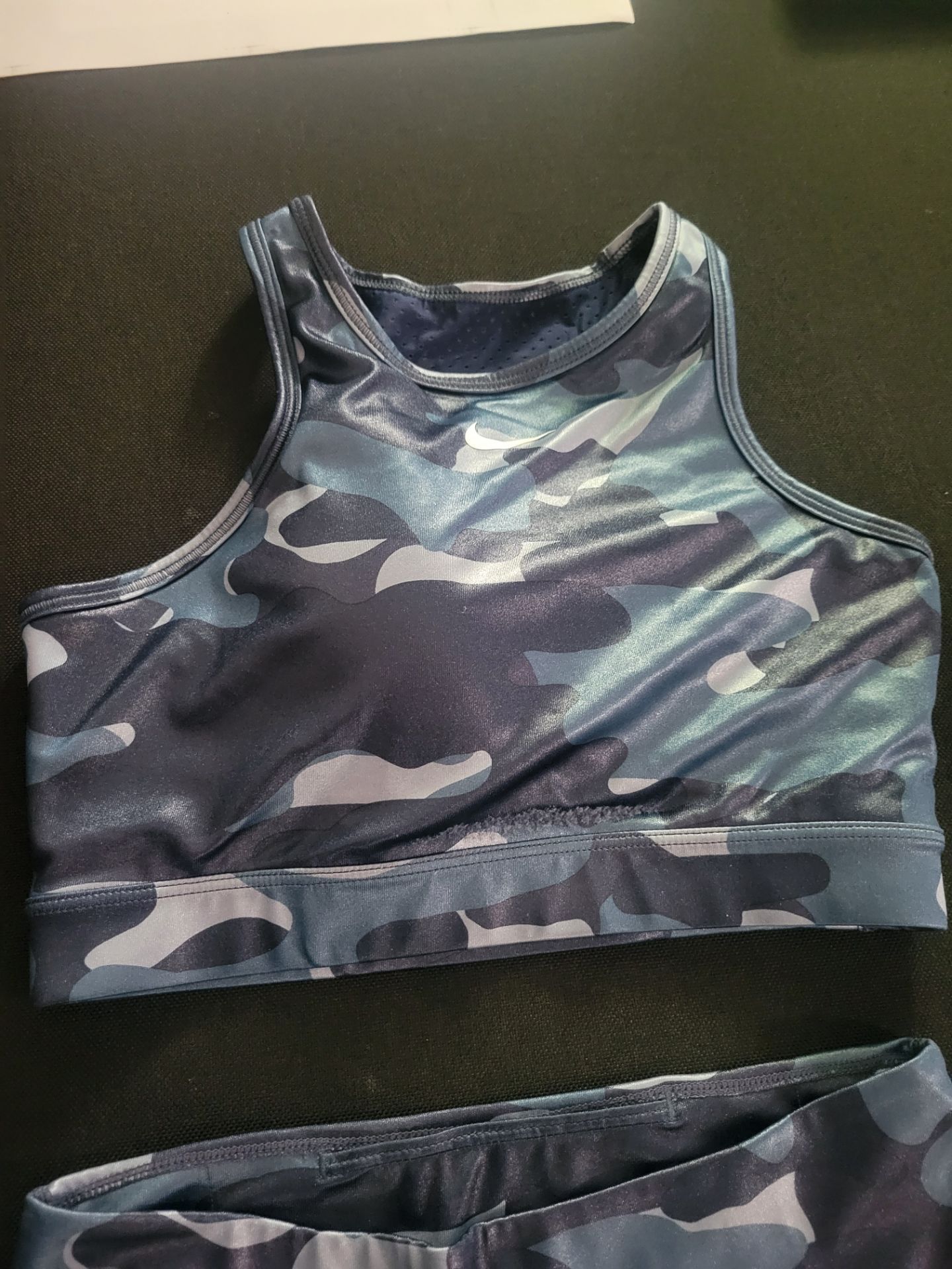 Nike Camo Athletic Set (Sports Bra & Leggings) XS - photo 2