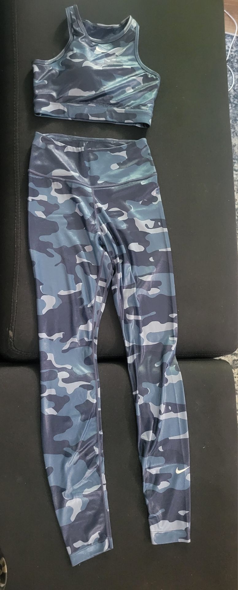 Nike Camo Athletic Set (Sports Bra & Leggings) XS - photo 3