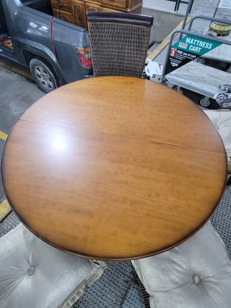Dining Set – Round Table + 4 Woven Chairs – Coastal/Tropical Sty