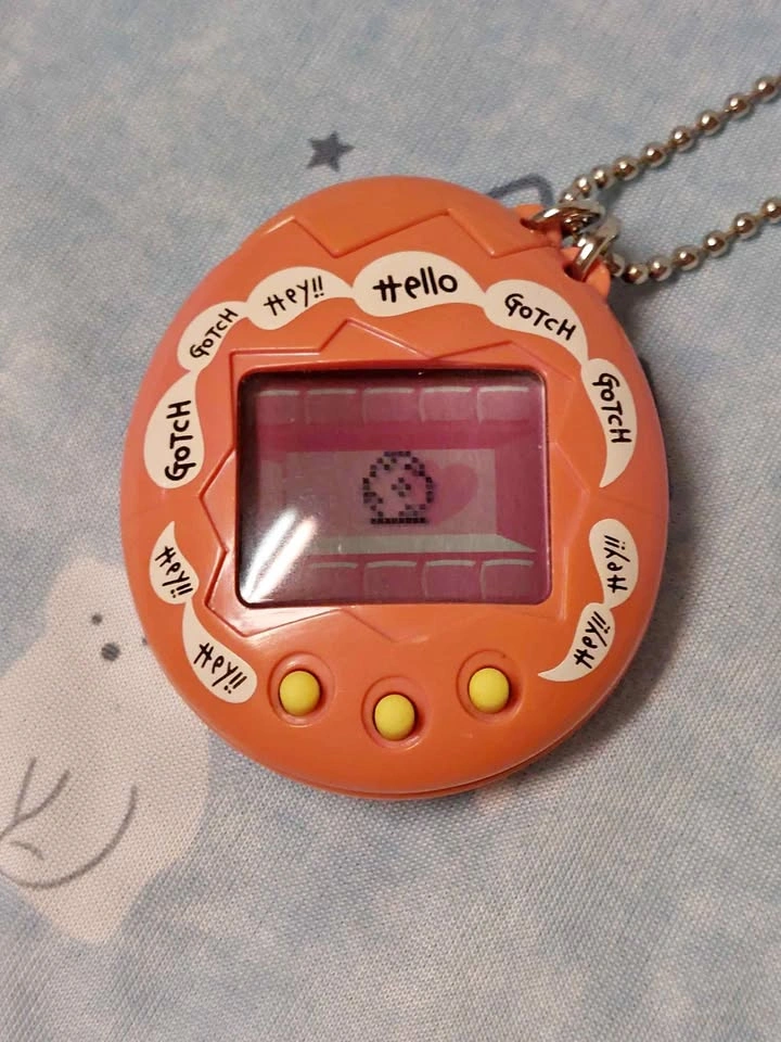 ⚽️ Vintage 1997 Tamagotchi - Pink Mesutchi