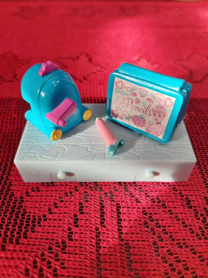 ⚽️ Disney "Happy Places"  - Cinderella School Supplies