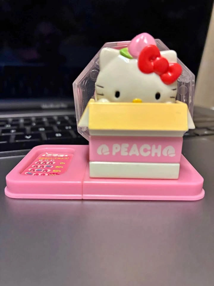 ⚽️ Hello Kitty Vintage Fruit Themed Mini Garapon Machine
