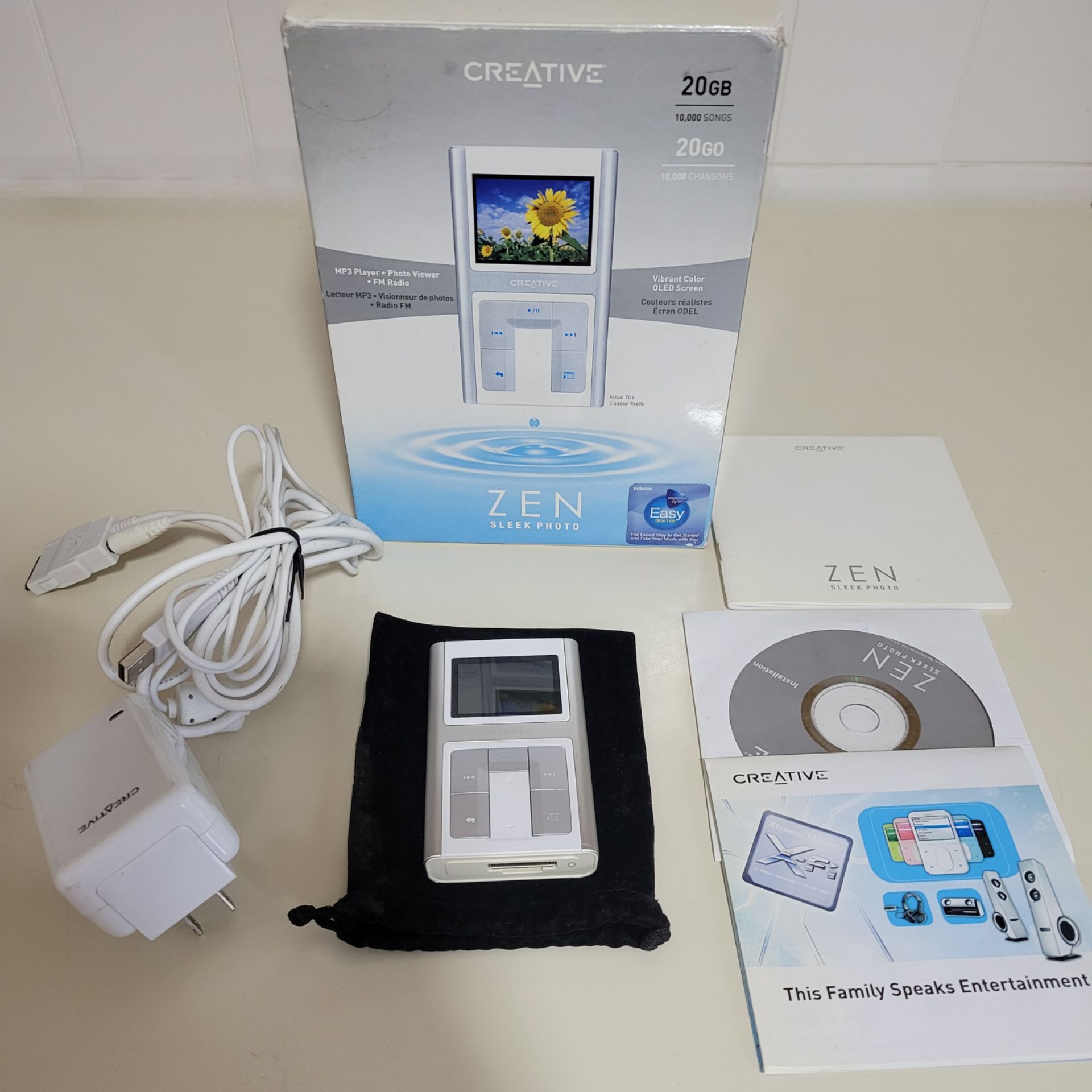 Creative Zen Sleek Photo 20GB MP3 Player DAP-HD0019