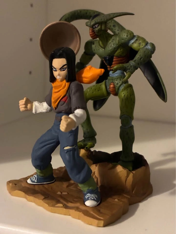 ⚽️ Dragonball - Cell First Form vs Android 17 Gashapon Scene - photo 2