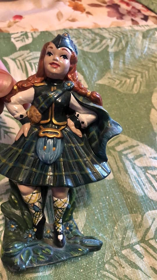Scottish Ceramic Figurine ⚽️