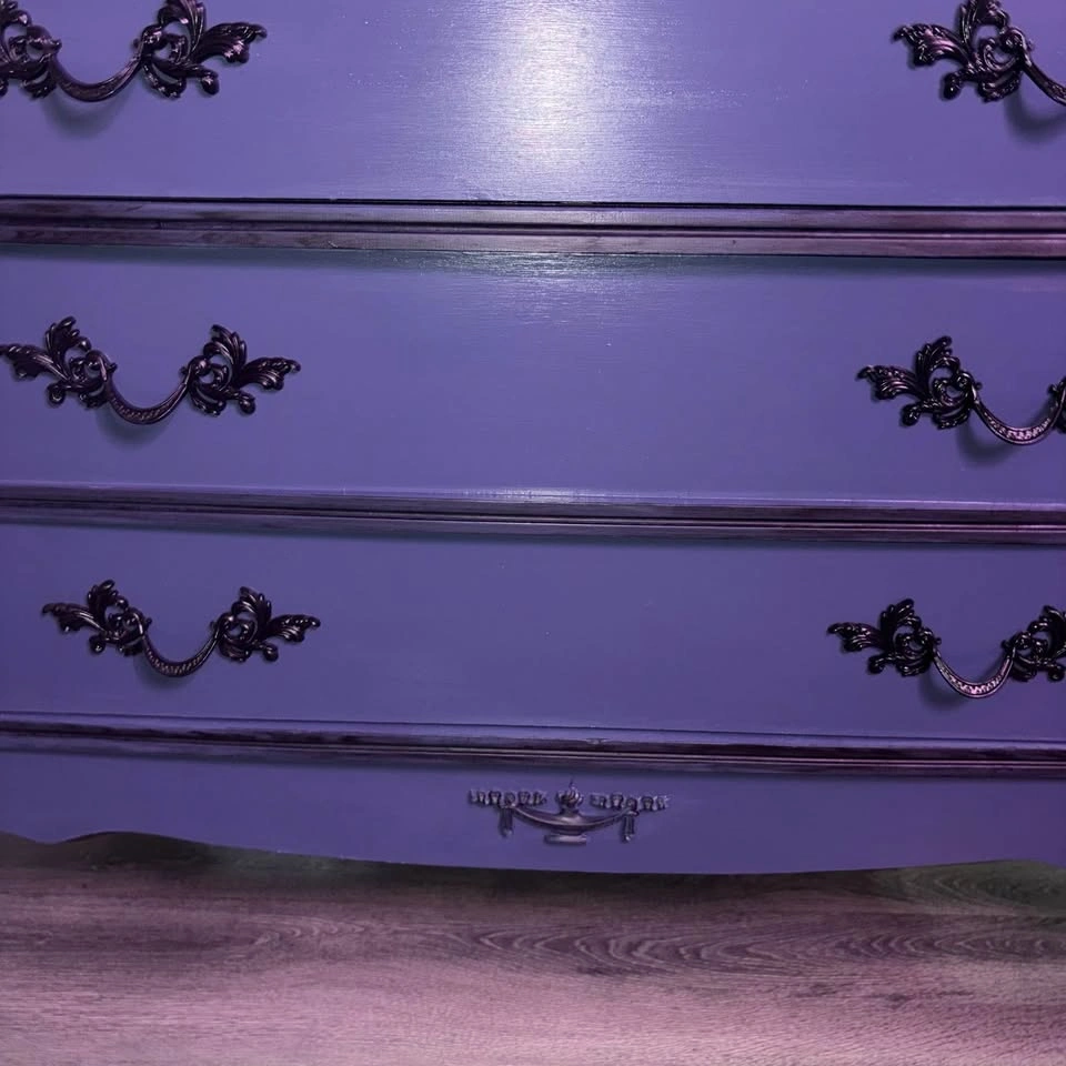 French Provincial Chest of Drawers - photo 3