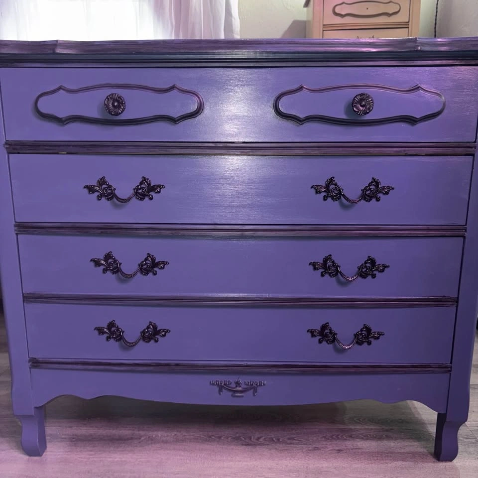 French Provincial Chest of Drawers - photo 4