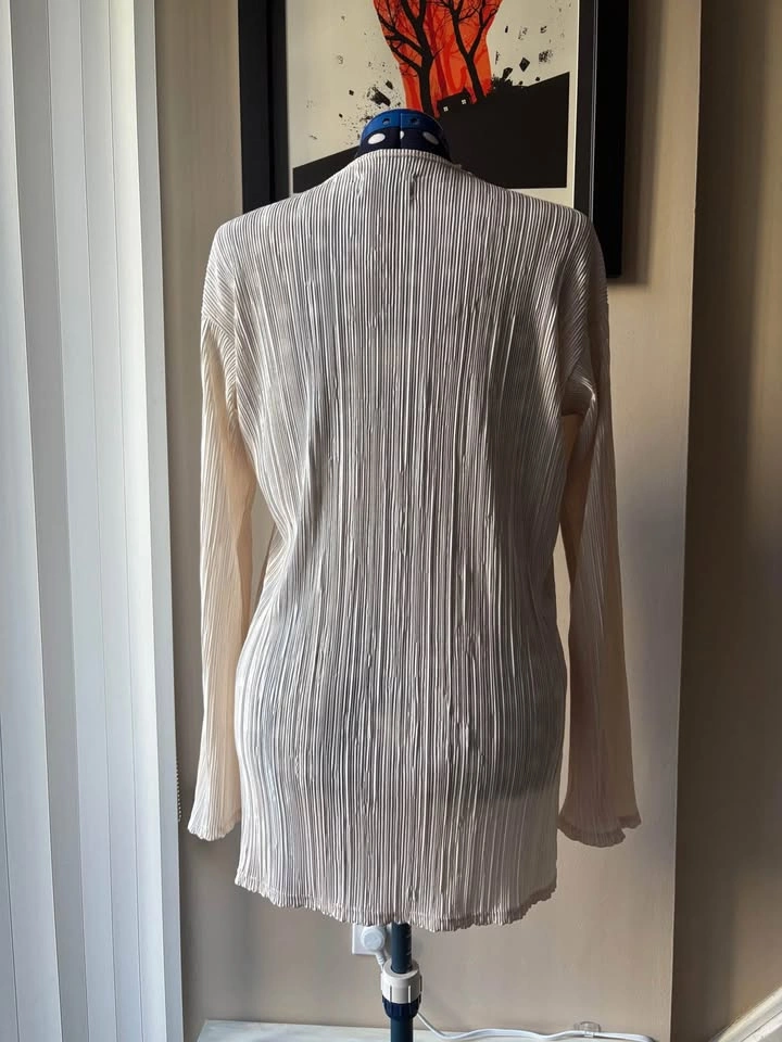 Vintage Ivory Bell Sleeve Cardigan - photo 2