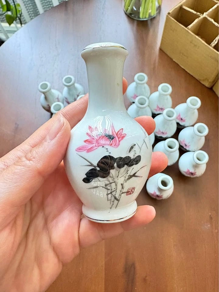 Vintage Chinese Mini Vases