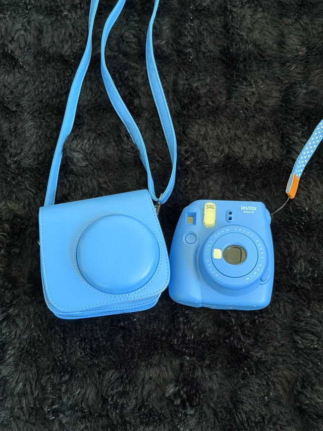 Instax Mini 9 FujiFilm Camera (+Bag)
