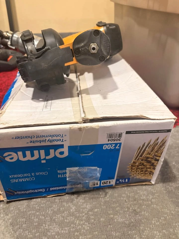 Bostitch Coil Roofing Nailer - photo 3